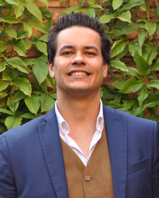 Ari Melo Mariano